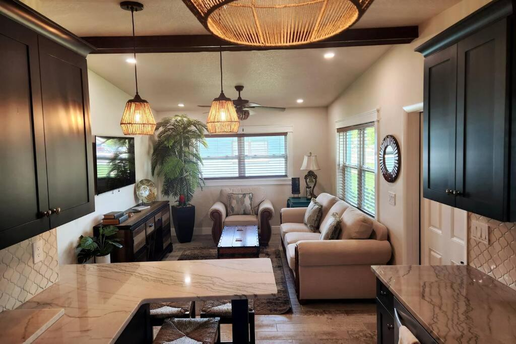 Bali Bungalow - Downtown Cocoa Beach Dış mekan fotoğraf